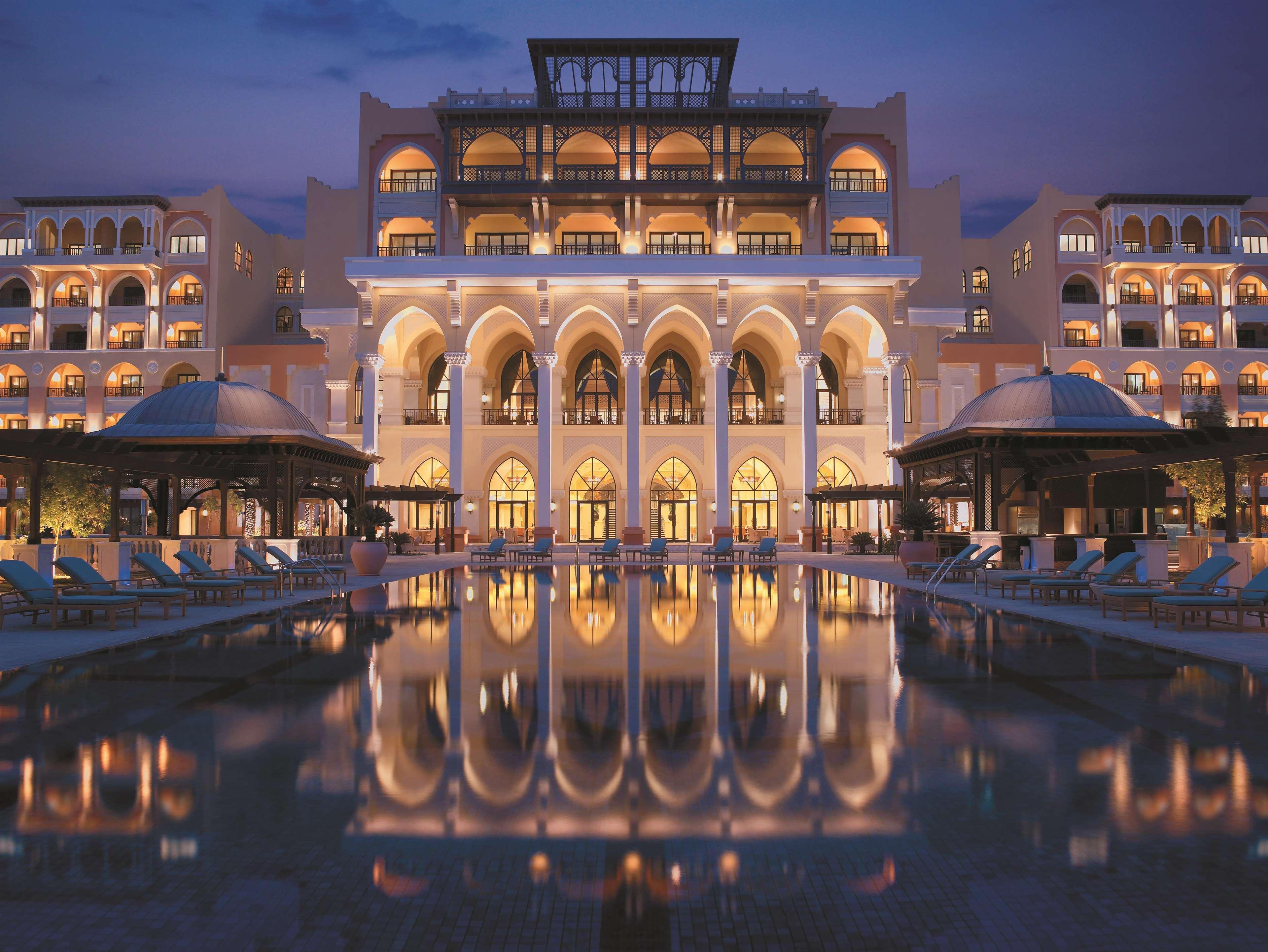 Shangri-La Qaryat Al Beri, Абу Даби Екстериор снимка